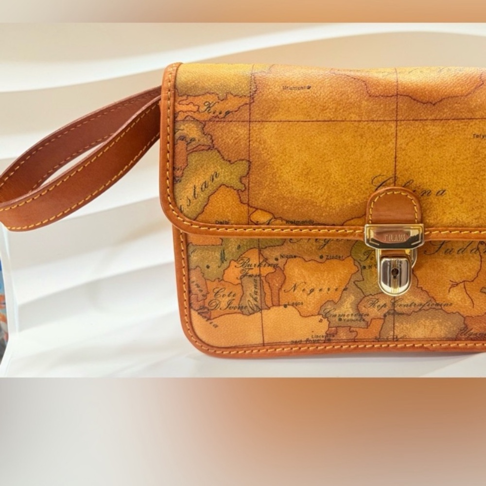 Alviero Martini 1a Classe Geo- Clutch wristlet bag EUC - Picture 6 of 15